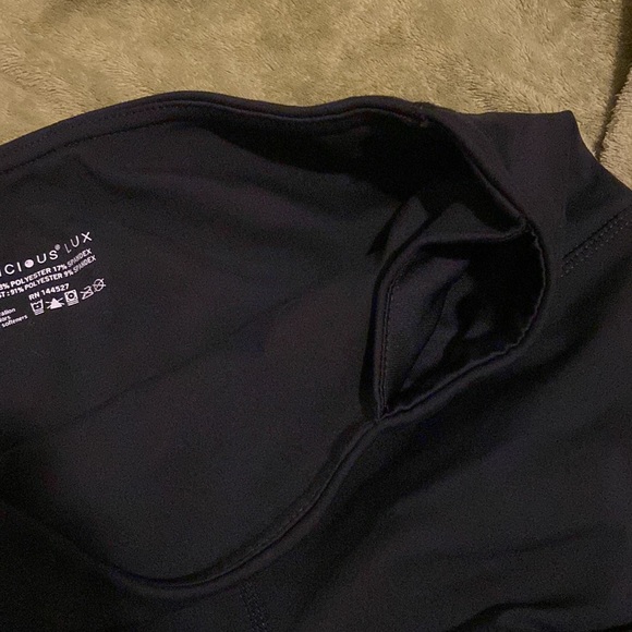 Yogalicious Lux Bike Shorts, size M - Picture 6 of 6